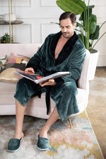 Load image into Gallery viewer, Men&#39;s Shawl Collar Fleece Robe
